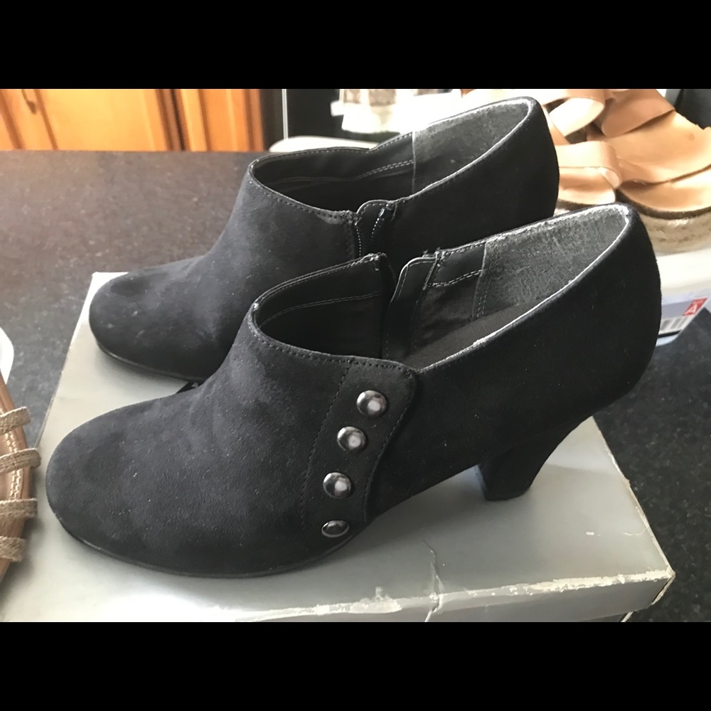 Ankle shoes for c C